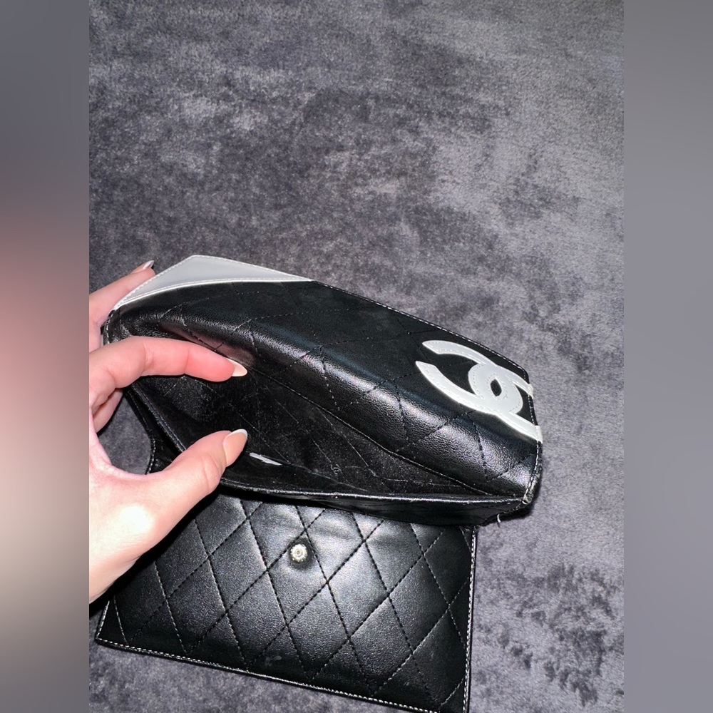 Chanel Vintage Black and White Quilted Wallet Luxurious Design - Picture 12 of 16